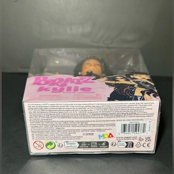 Bratz Kylie Doll - Picture 7 of 7